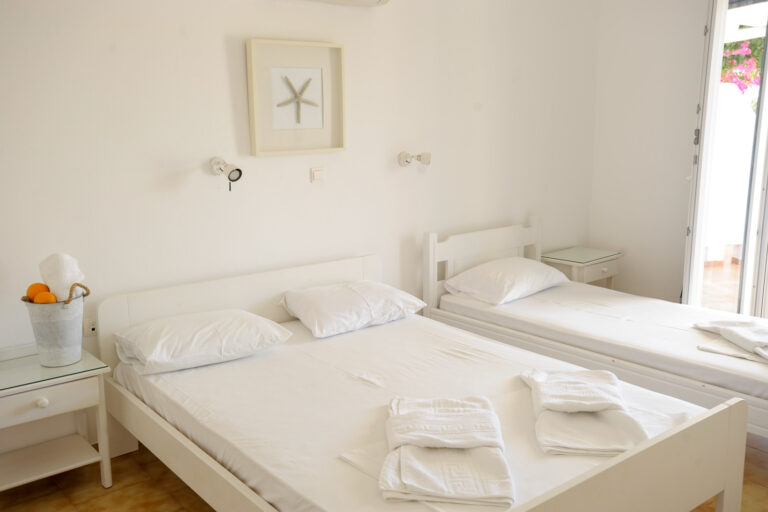 Galatis Hotel Rooms 2 0947